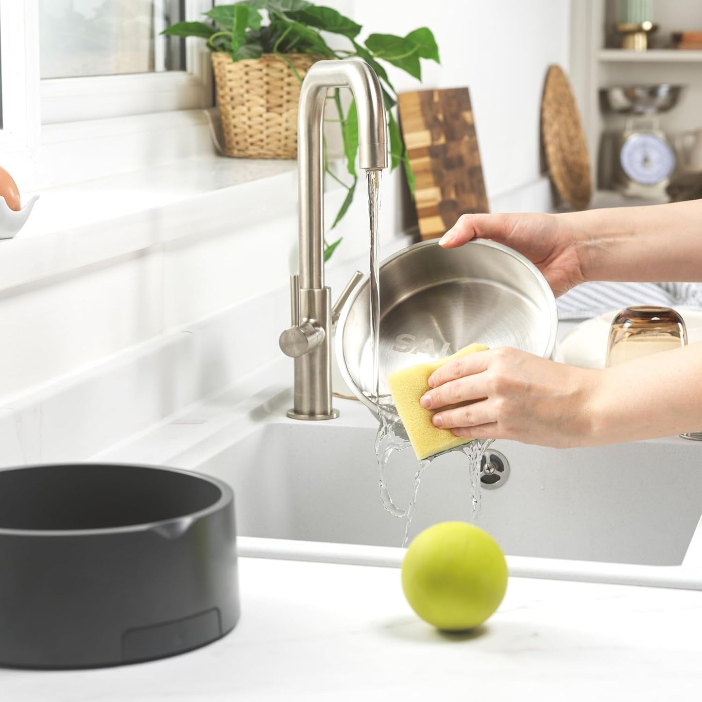 Digital Pet Food Scale – Smart Dog Bowl, Add & Weigh Tare Function, Measures Liquids, Pull Out LCD Display, Kitchen Food Weighing Bowl, 5 Kg Capacity, Stainless Steel Bowl, Cat Feeder, Grey